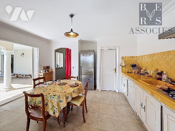 Maison d'Exception de 260 m² à Draguignan sur un 26 821 m² de terrain.