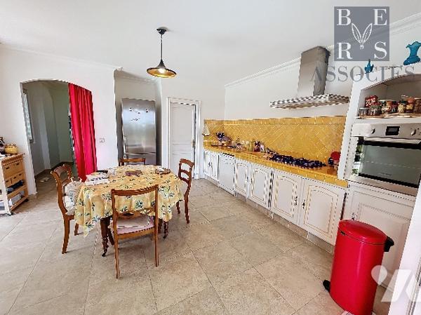 Maison d'Exception de 260 m² à Draguignan sur un 26 821 m² de terrain.