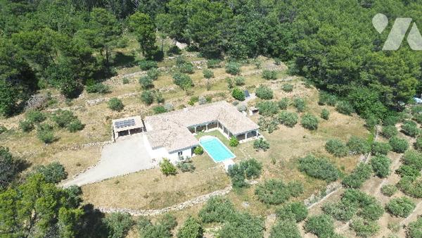 Maison d'Exception de 260 m² à Draguignan sur un 26 821 m² de terrain.