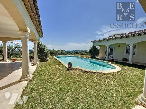 Maison d'Exception de 260 m² à Draguignan sur un 26 821 m² de terrain.