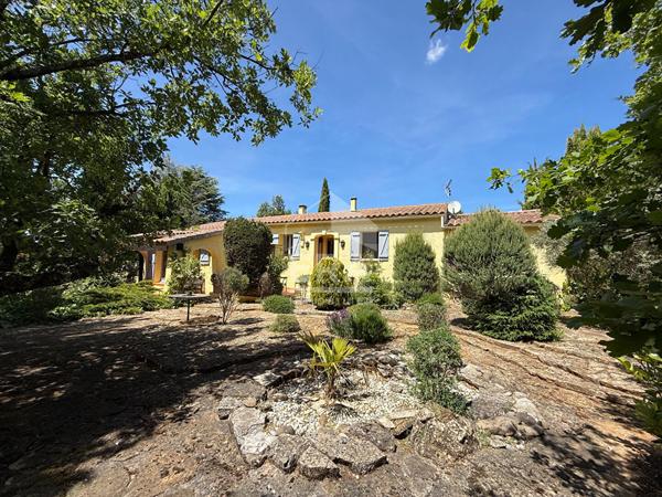A VENDRE SAINT MAXIMIN LA SAINTE BAUME MAISON TYPE 4  DE 120 M2 SUR 2000M² DE TERRAIN PISCINE GARAGE
