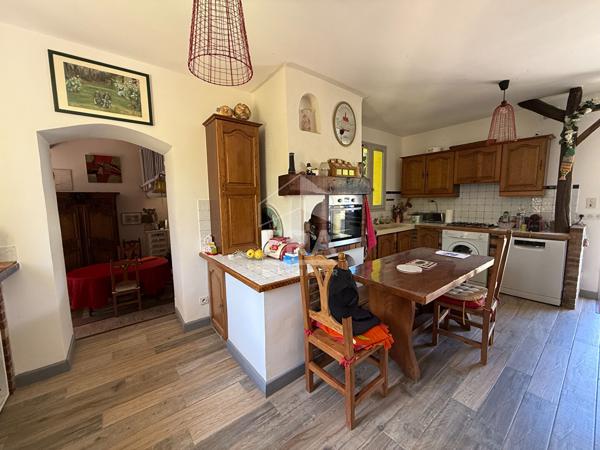 A VENDRE SAINT MAXIMIN LA SAINTE BAUME MAISON TYPE 4  DE 120 M2 SUR 2000M² DE TERRAIN PISCINE GARAGE