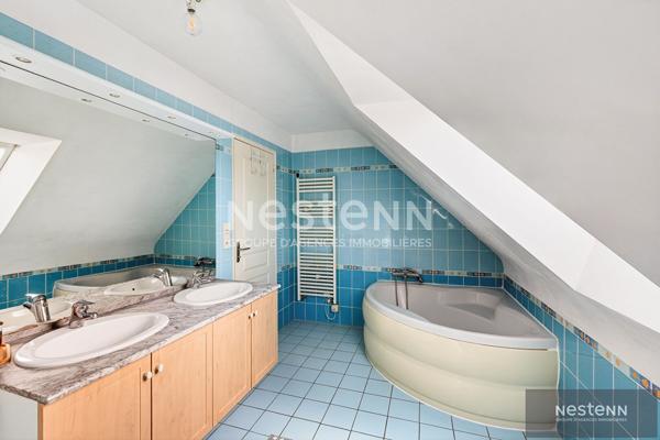 Maison contemporaine 5 chambres, 830m²  de terrain sans vis à vis en impasse au calme!