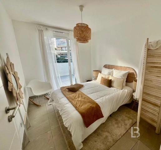 ROOF TOP VUE MER  4 pièces à Antibes à la vente