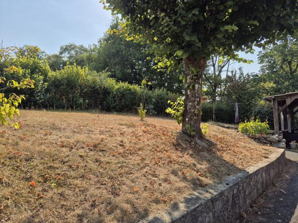 Lisle (24350) DORDOGNE - LISLE - TOCANE - Maison indépendante - 137 m² - quatre chambres - terrain arboré.