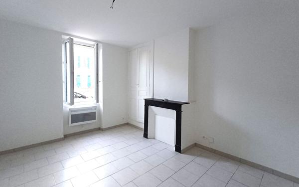 Appartement à louer    1 pièce •  Mont-de-Marsan