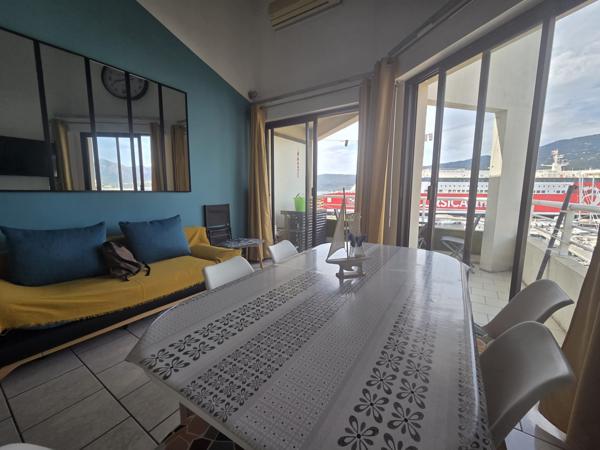 T3 en duplex sur le port de Propriano – Vue marina et golfe Propriano (20110)