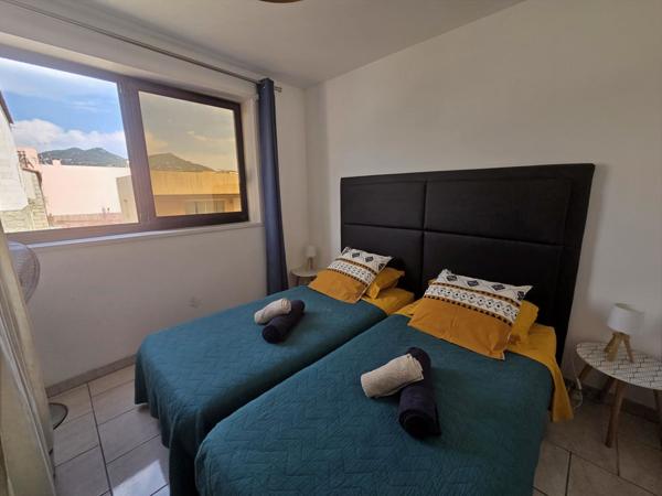 T3 en duplex sur le port de Propriano – Vue marina et golfe Propriano (20110)