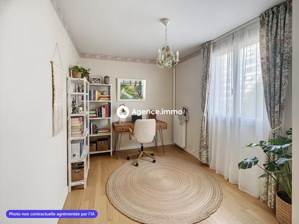 À vendre - Appartement, 6 pièces situé à Tours (37000)
