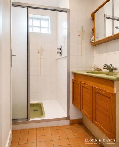 Maison familiale atypique avec DPE B, beaux volumes et jardin arboré
