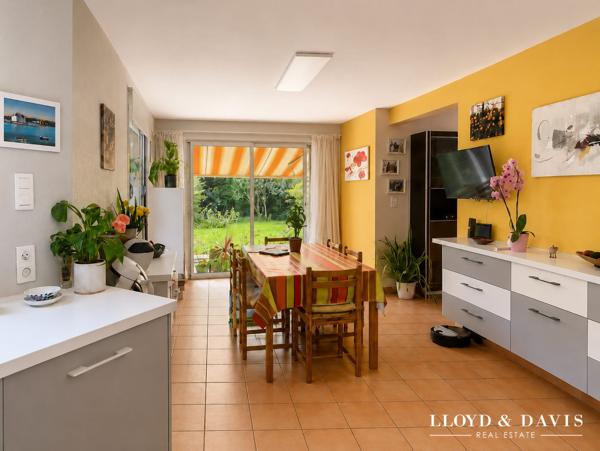 Maison familiale atypique avec DPE B, beaux volumes et jardin arboré