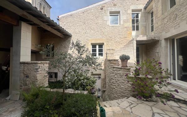 Maison à vendre    5 pièces • 157,20 m2 Meschers-sur-Gironde