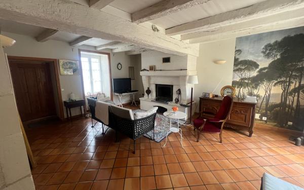 Maison à vendre    5 pièces • 157,20 m2 Meschers-sur-Gironde