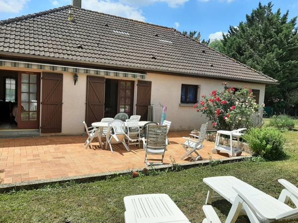 Saint-Michel-de-Volangis (18390) V E N D U Maison de Plain-Pied 5 pièces de 110m2 env édifiée sur Sous-Sol sur Parcelle de 980m2