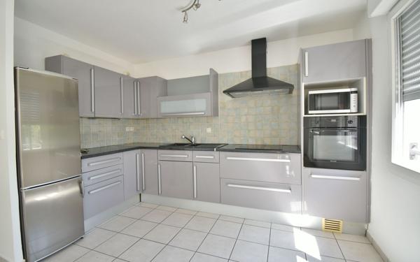 Appartement à vendre    2 pièces • 42,33 m2 Saint-Fons