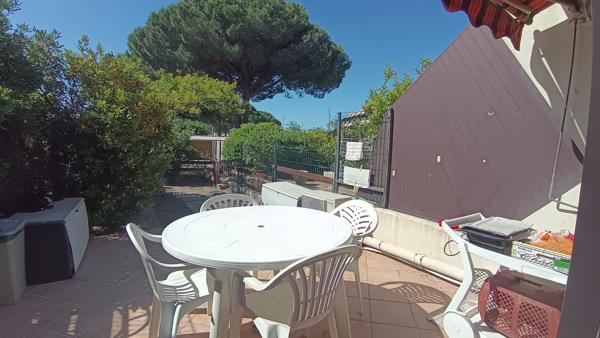 REZ DE JARDIN EXPOSE SUD AVEC GRANDE TERRASSE Le Grau-du-Roi (30240)