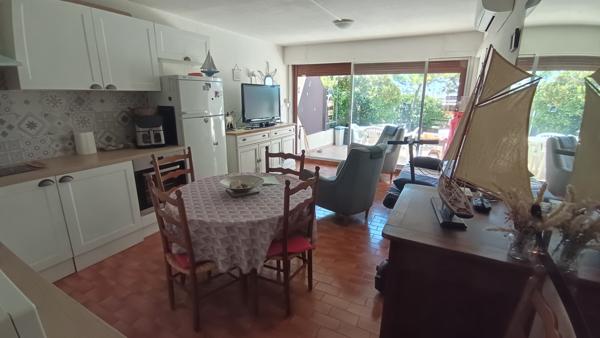 REZ DE JARDIN EXPOSE SUD AVEC GRANDE TERRASSE Le Grau-du-Roi (30240)