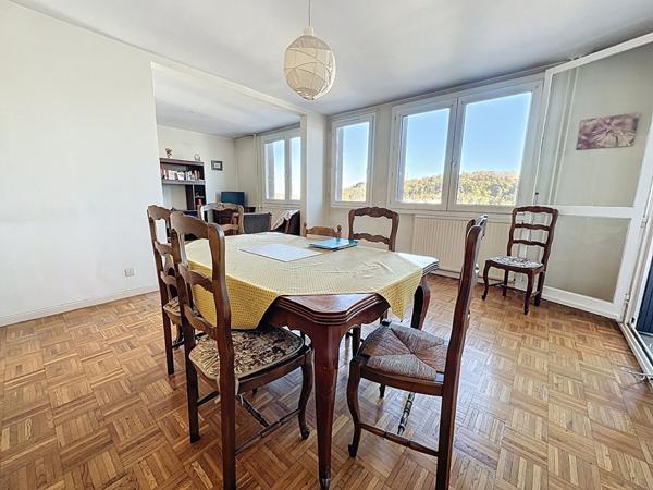 Valence Sud, le Baudelaire, Appartement T4 de 78m² avec loggia, cave et parking.