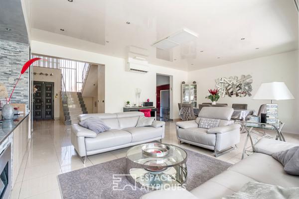 Maison d’architecte avec jardin et piscine