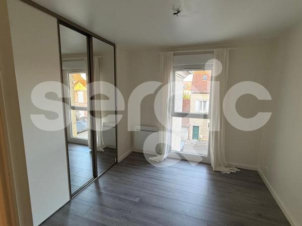 Location 5 Pieces 104 60200 Compiegne 43 1032 01 0018