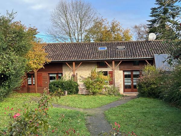 Une longère et ses deux gîtes en pays Mellois