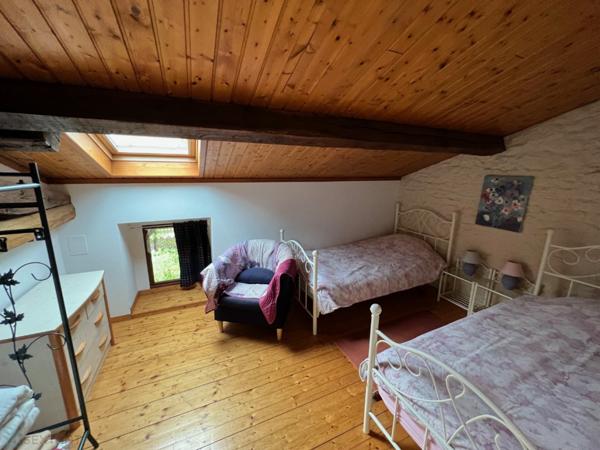 Une longère et ses deux gîtes en pays Mellois