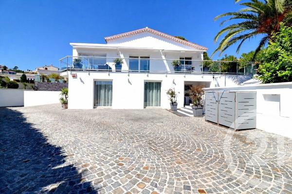 Maison à vendre  7 pièces - 197,82 m 2   ST AYGULF  - 83