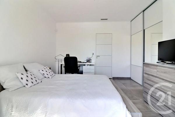 Maison à vendre  7 pièces - 197,82 m 2   ST AYGULF  - 83
