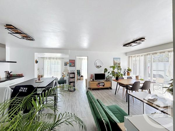 Maison à vendre  7 pièces - 197,82 m 2   ST AYGULF  - 83