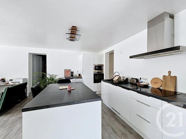 Maison à vendre  7 pièces - 197,82 m 2   ST AYGULF  - 83