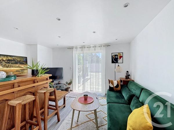 Maison à vendre  7 pièces - 197,82 m 2   ST AYGULF  - 83
