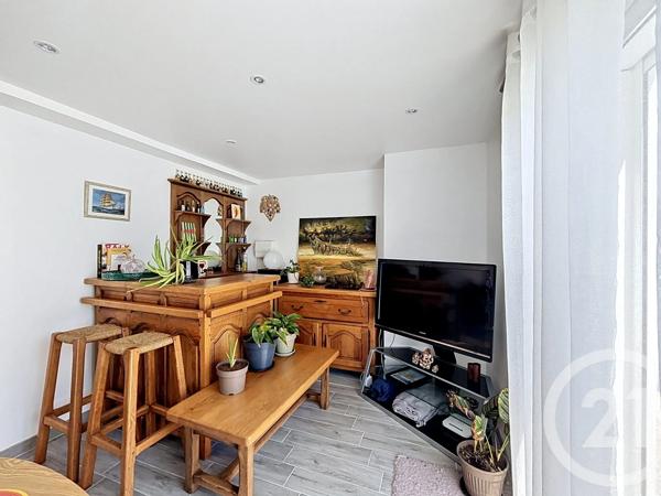 Maison à vendre  7 pièces - 197,82 m 2   ST AYGULF  - 83