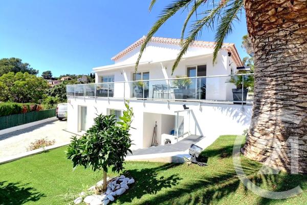 Maison à vendre  7 pièces - 197,82 m 2   ST AYGULF  - 83