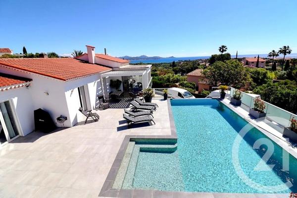 Maison à vendre  7 pièces - 197,82 m 2   ST AYGULF  - 83