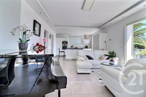 Maison à vendre  7 pièces - 197,82 m 2   ST AYGULF  - 83