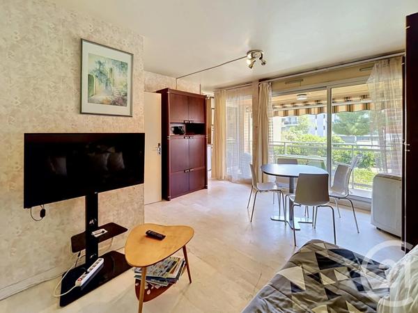 Appartement T2 à vendre  2 pièces - 41 m 2   CAVALAIRE SUR MER  - 83