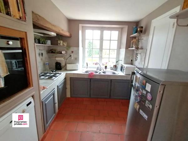 ARGENTAN (61200) charmante maison en pierres, 220 m2 environ, 3 chambres, Prix 292 600 honoraires 4,5 % inclus à la charge de l'acquéreur, soit 280 000 hors honoraires