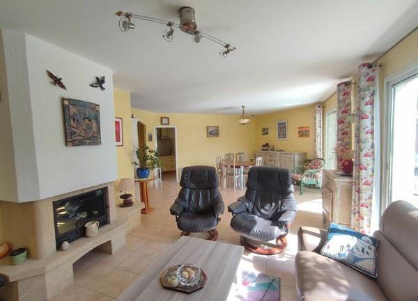 Maison à vendre    5 pièces •  Roujan