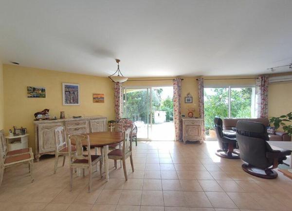 Maison à vendre    5 pièces •  Roujan