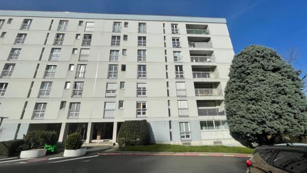 Saint Etienne 42100 Appartement 46m² 3 pièces une chambre une cave