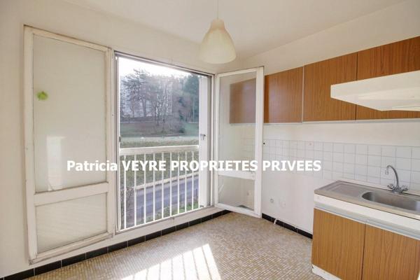 Saint Etienne 42100 Appartement 46m² 3 pièces une chambre une cave