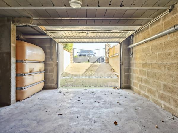Pavillon situé dans un quartier résidentiel calme, à 5 minutes à pied des commerces.