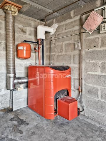 Pavillon situé dans un quartier résidentiel calme, à 5 minutes à pied des commerces.