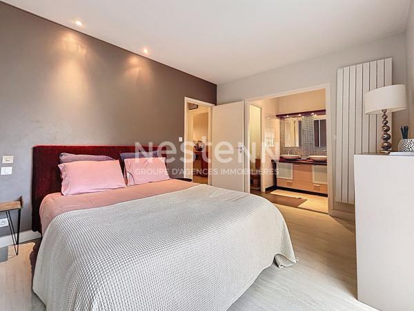 Superbe longère à vendre entièrement rénovée aux portes du Périgord Noir - 4 suites - 1 bureau - Piscine - Tennis - Basket - Parc d'environ 7 000 m²