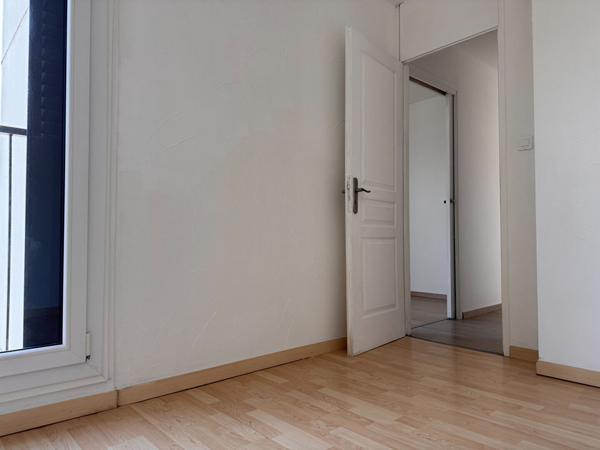 Appartement 4 pièces à vendre - Chambéry le Haut - Lumineux €179 000 ** - Référence 13914