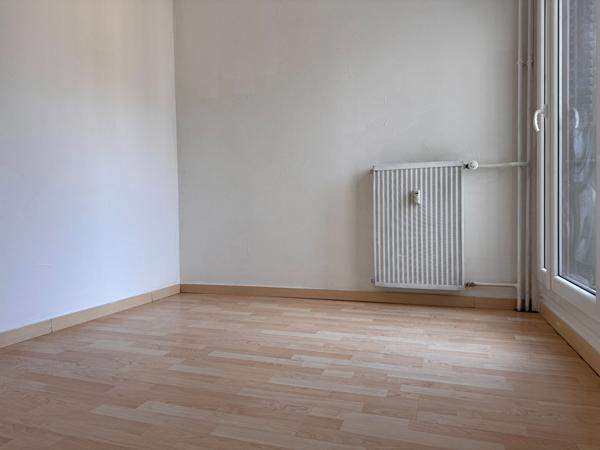 Appartement 4 pièces à vendre - Chambéry le Haut - Lumineux €179 000 ** - Référence 13914