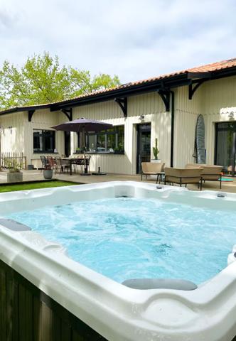 Maison à vendre Andernos Les Bains - 5 pièces, 170m² avec 3 chambre(s) à 970 000€ - AJP Immobilier Andernos les Bains