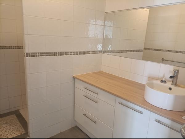 Puisserguier (34620) Puisserguier , très belle affaire pour investisseurs, 2 appartements existants, possibilité de créer un 3è log