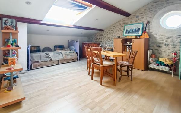 Maison à vendre    5 pièces • 144,92 m2 La Brillanne