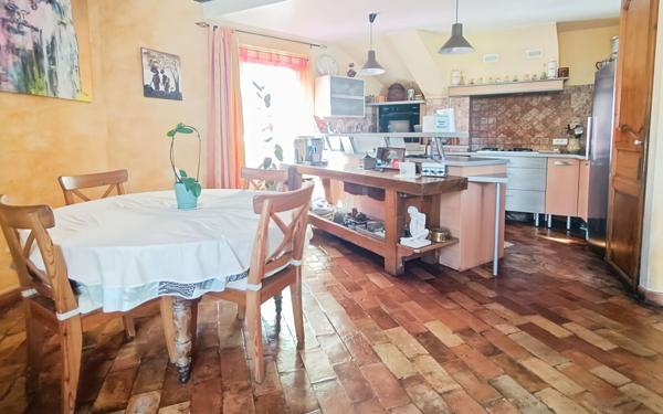 Maison à vendre    5 pièces • 144,92 m2 La Brillanne